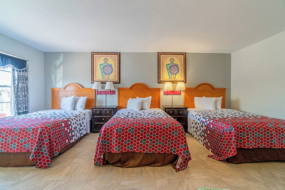 3 Full Bed