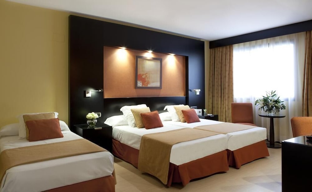 Family Quadruple Room - Photo 1