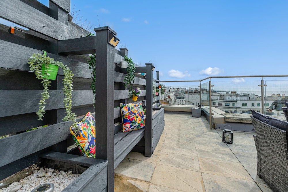 Apartament na szczycie w Brighton Beach City z widokiem na morze i balkonem, Zdjęcie 23