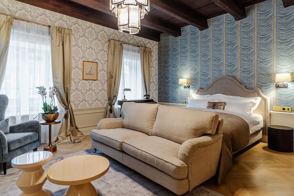 Deluxe Double Room - Photo 1