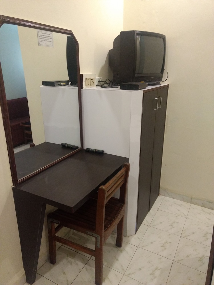 Basic Double Room, 1 Bedroom photo 3