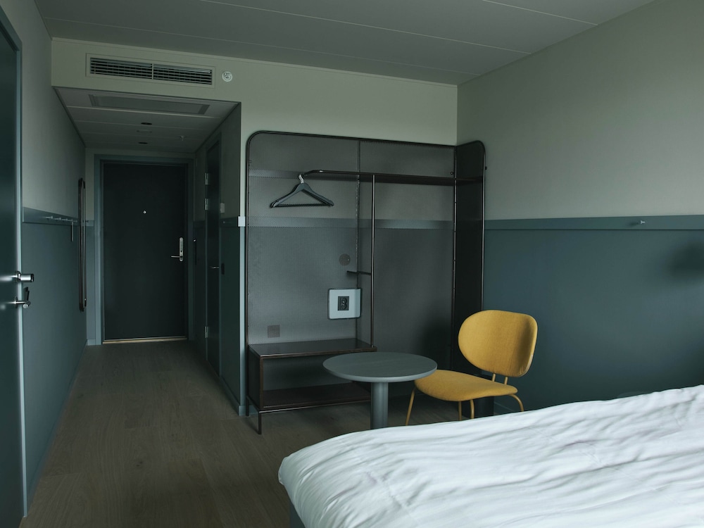 Standard Room, Multiple Beds, Non Smoking photo 3