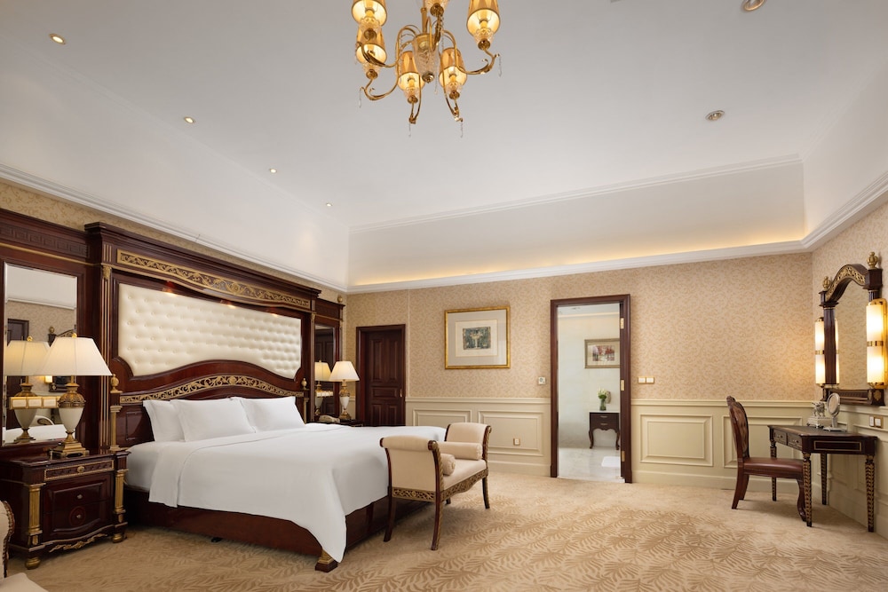 Suite, 2 Bedrooms, Accessible, Club Lounge Access - Photo 1