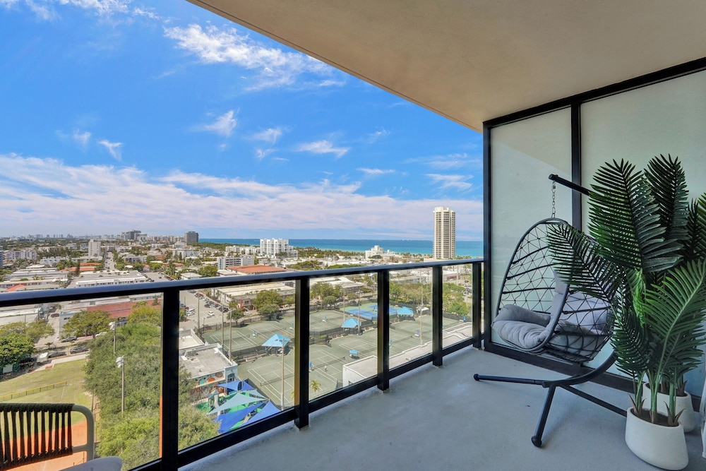 Elite One Bedroom with Balcony, Partial Ocean View