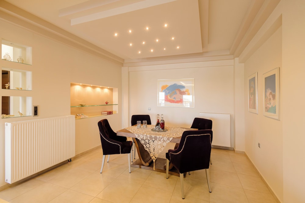 Villa photo 3