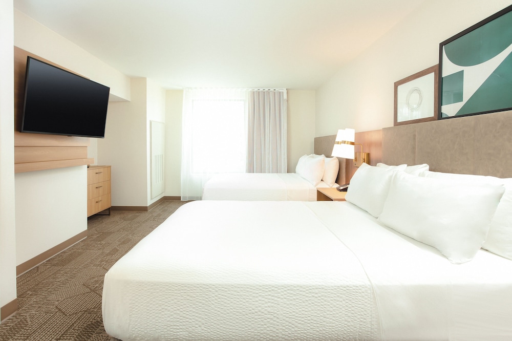 Suite, 2 Bedrooms, Accessible, Kitchen (Communication) photo 3