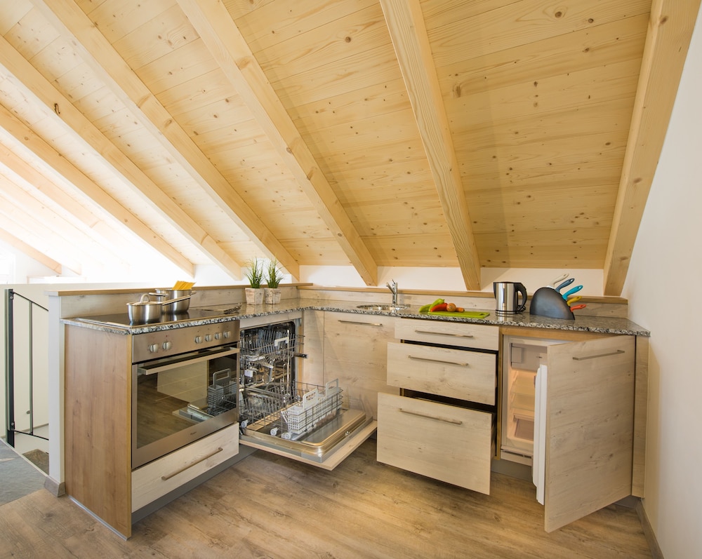 Standard Penthouse, 3 Bedrooms, Terrace ( 3, free accesss to Alpentherme ) photo 3