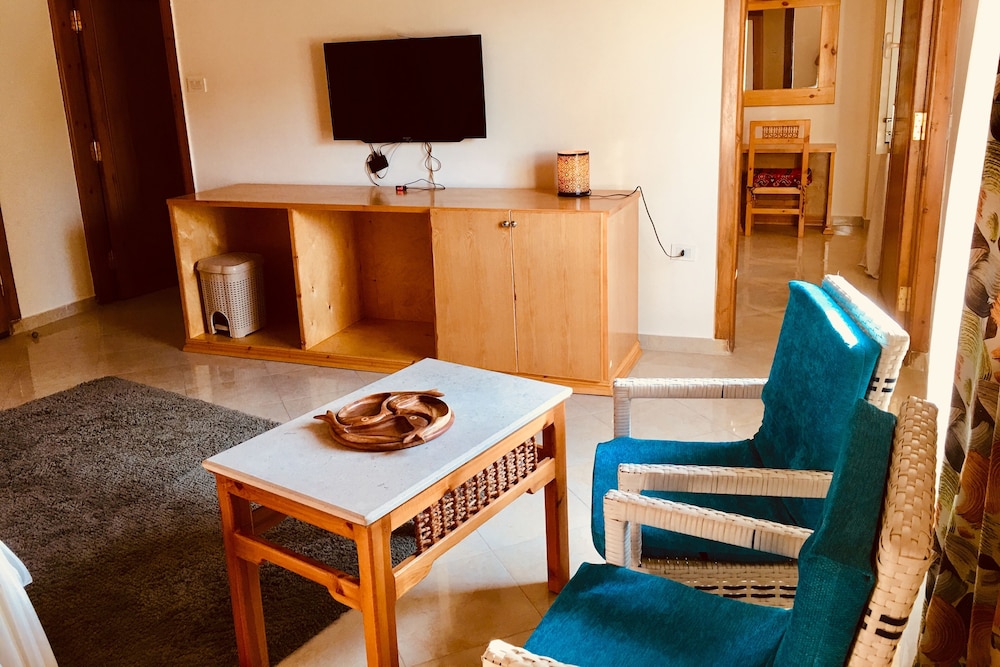 Alf Leila wa Leila Luxury Suite photo 3