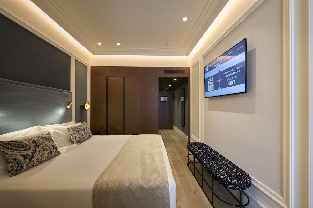 Superior Double Room Single Use (Premium) photo 2