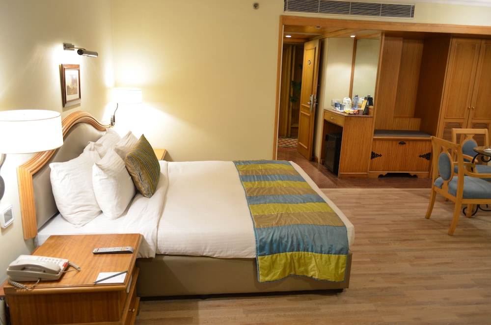 Super Deluxe Room - Photo 13