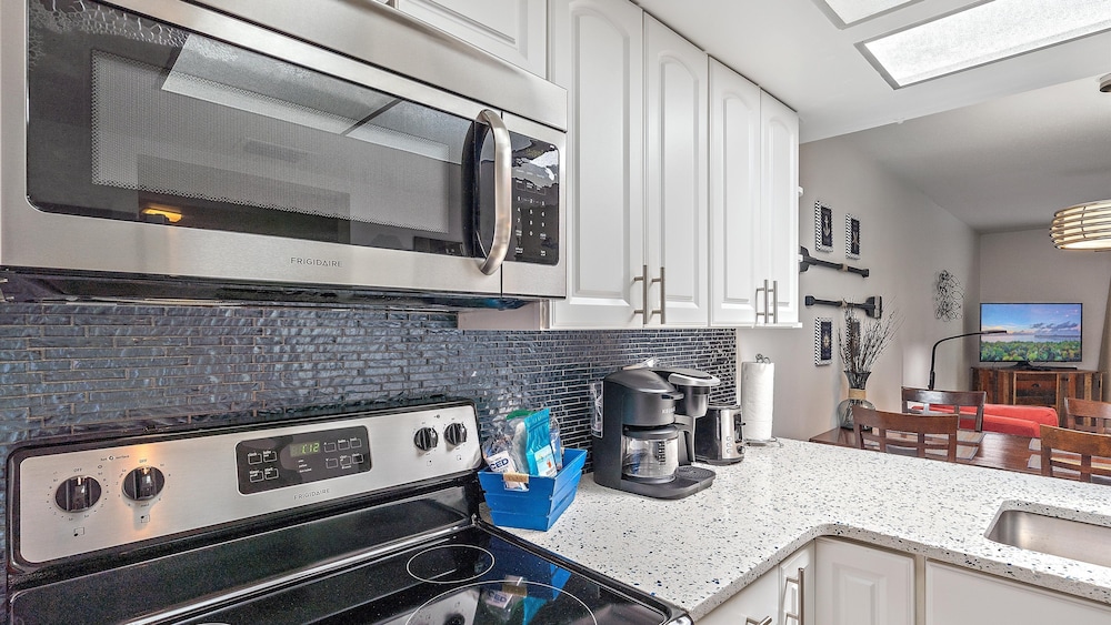 Condo, 1 Bedroom photo 2