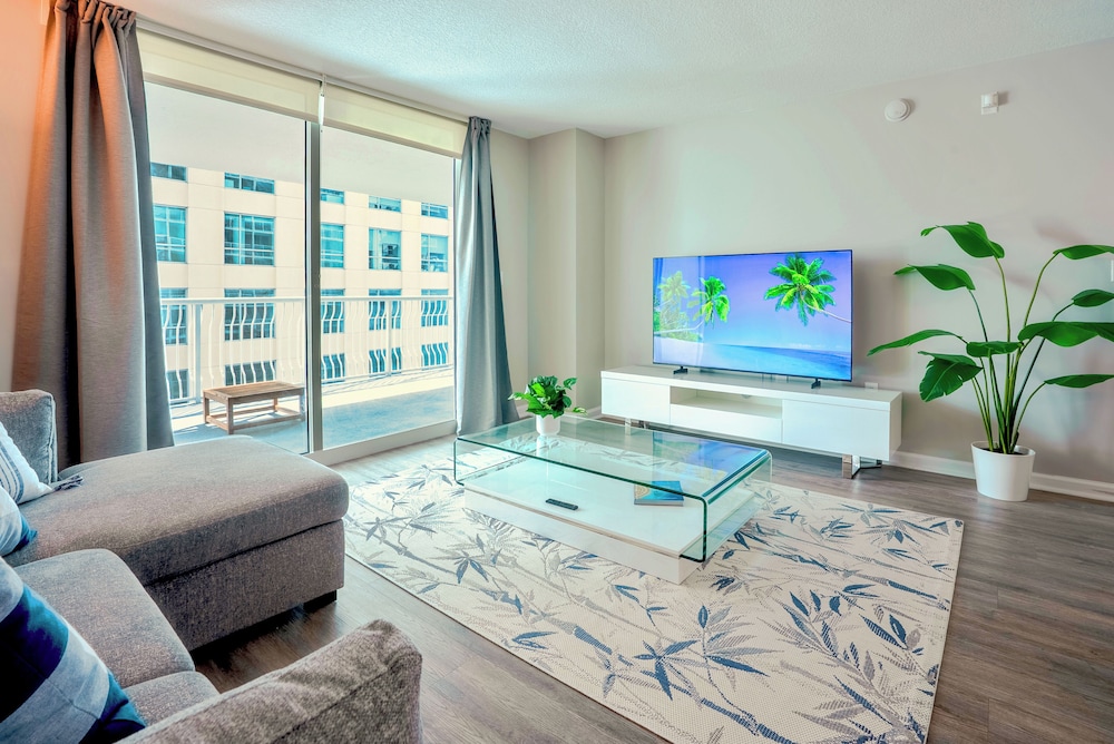 Luxury Condo, 1 Bedroom, City View photo 1