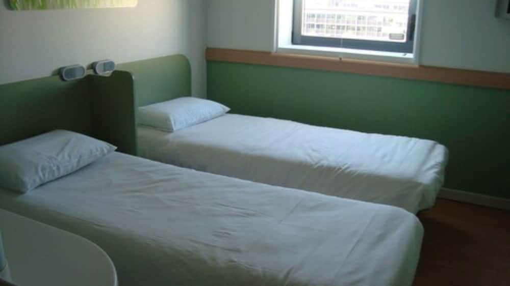 Twin Room, 2 Twin Beds photo 2