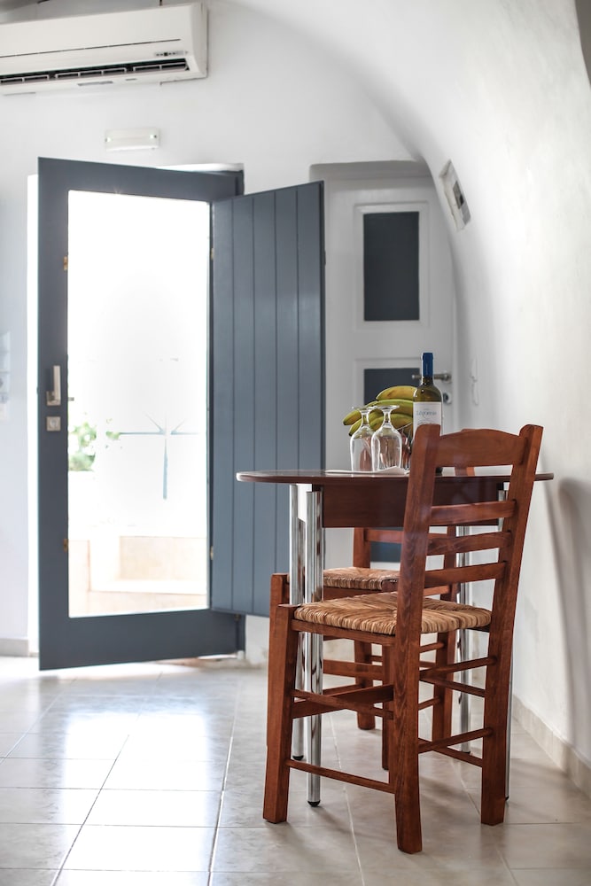 Studio, Sea View (1) - Photo 2
