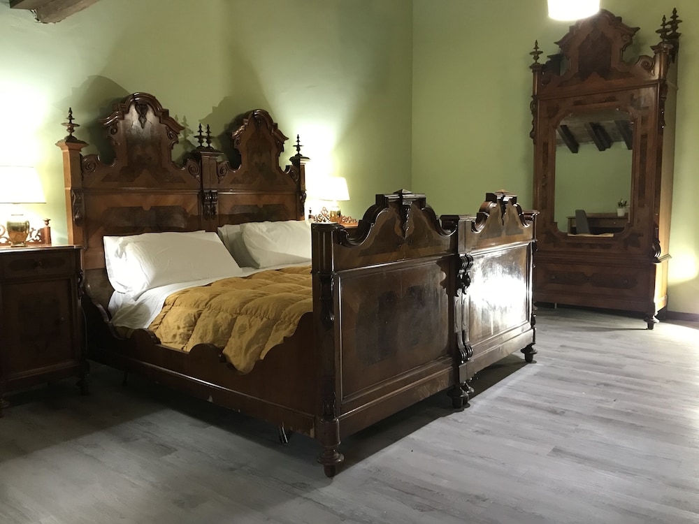 Deluxe Room (Queen) photo 2