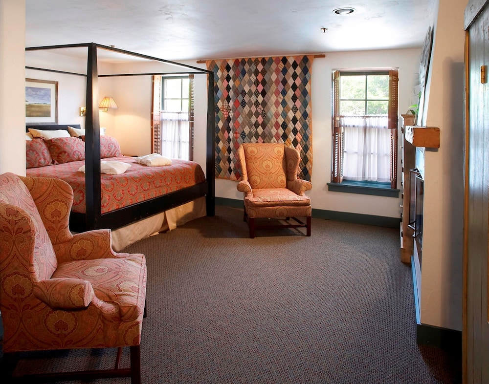 Suite, 1 King Bed, Fireplace
