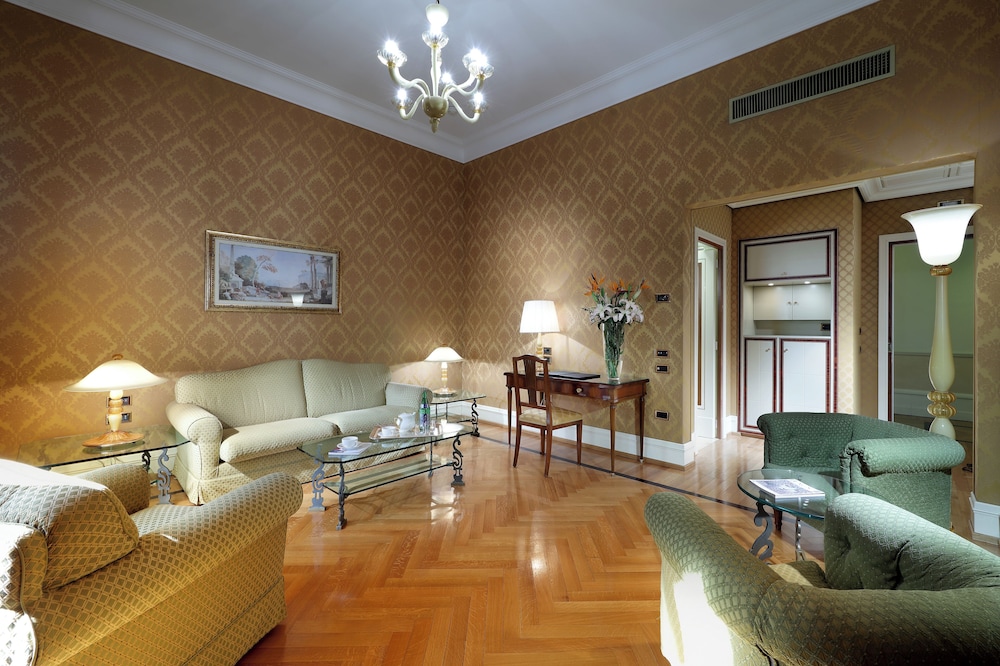Junior Suite, Sea View (Single Use) - Photo 1