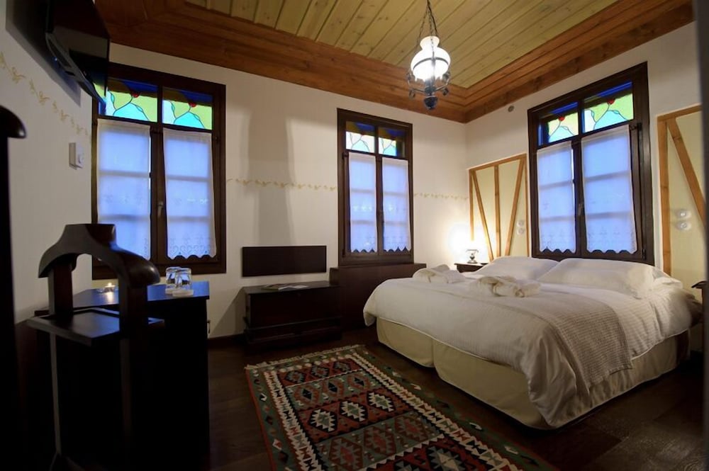 Deluxe Double or Twin Room photo 3