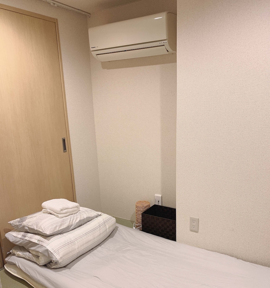 102 (Single Room) photo 1