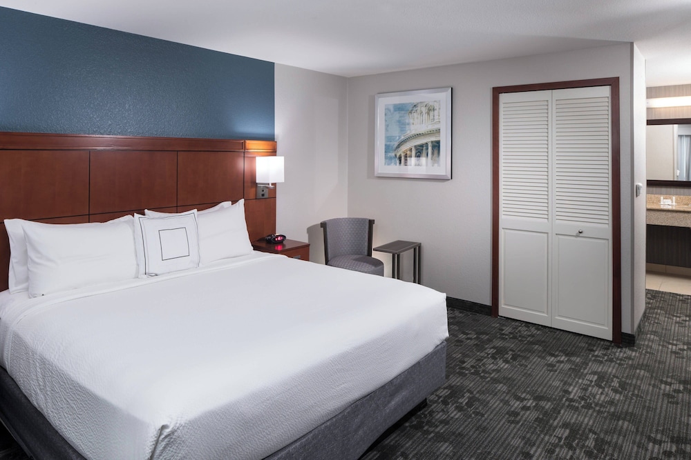 Suite, 1 Bedroom photo 2