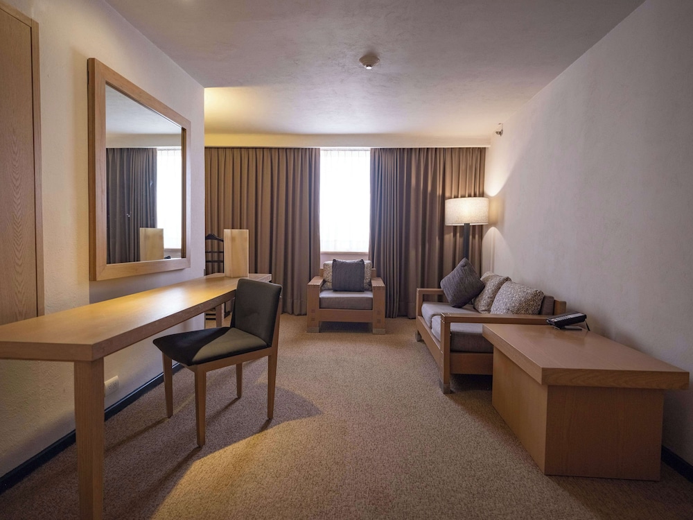 Junior Suite, 1 King Bed - Photo 7