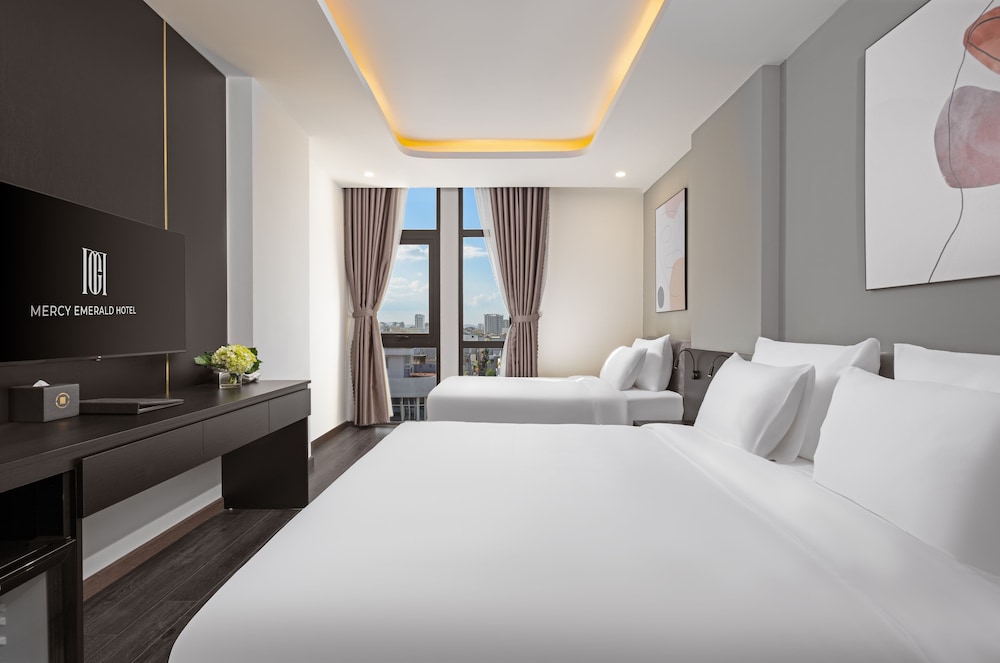 Deluxe Double Room, City View - Photo 2