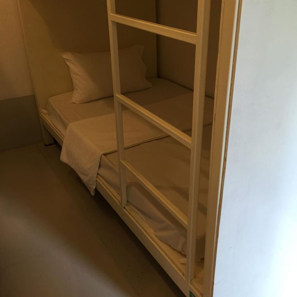 1 Bed in 6 Beds Mixed Dorm photo 3