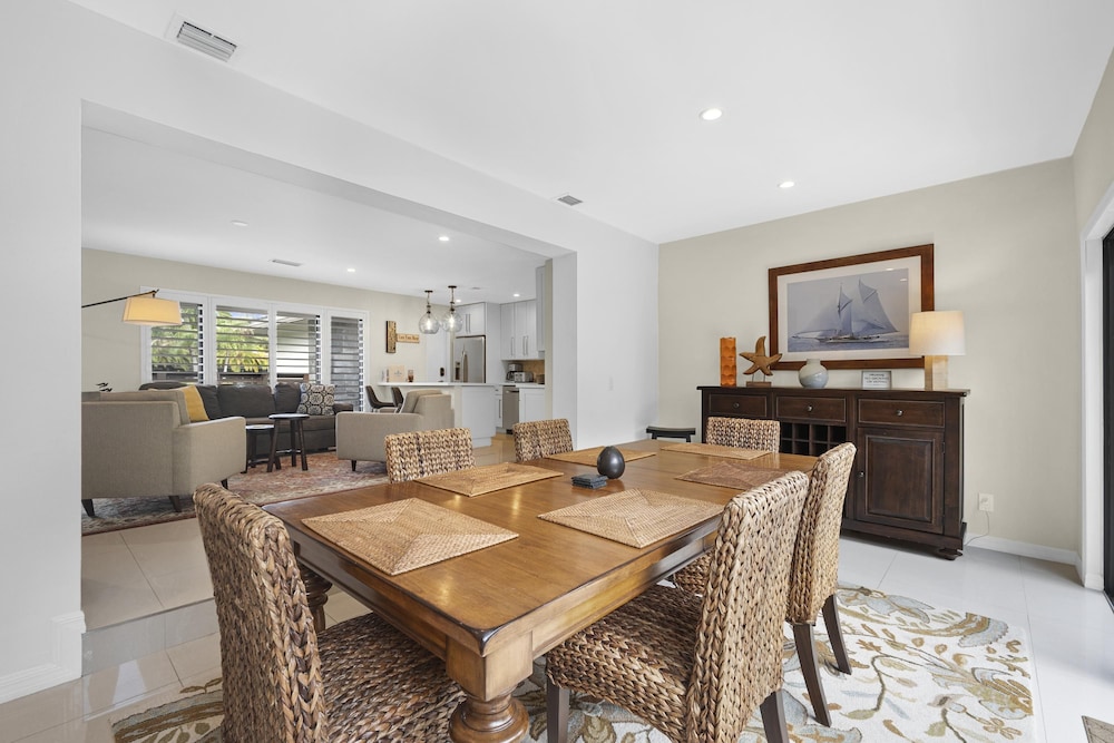Relax in Luxury - 3 Bed 2 Bath Oasis With Pool, Foto 27