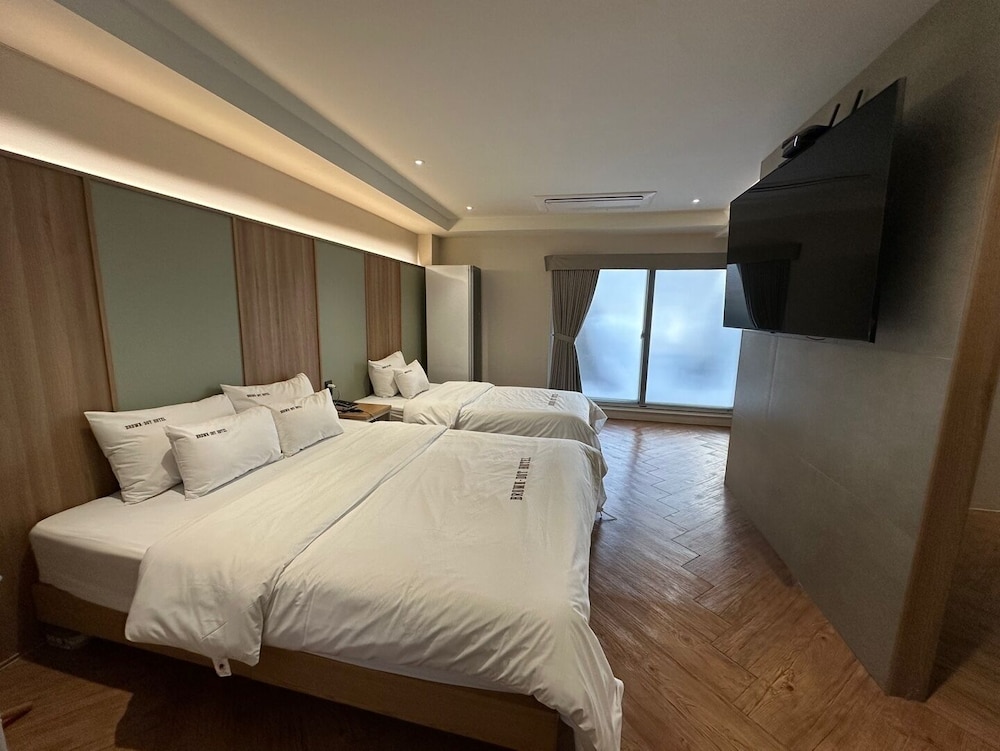 Family Room - Photo 25