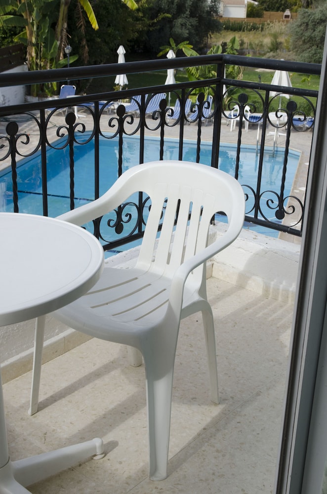 Studio, Terrace photo 3