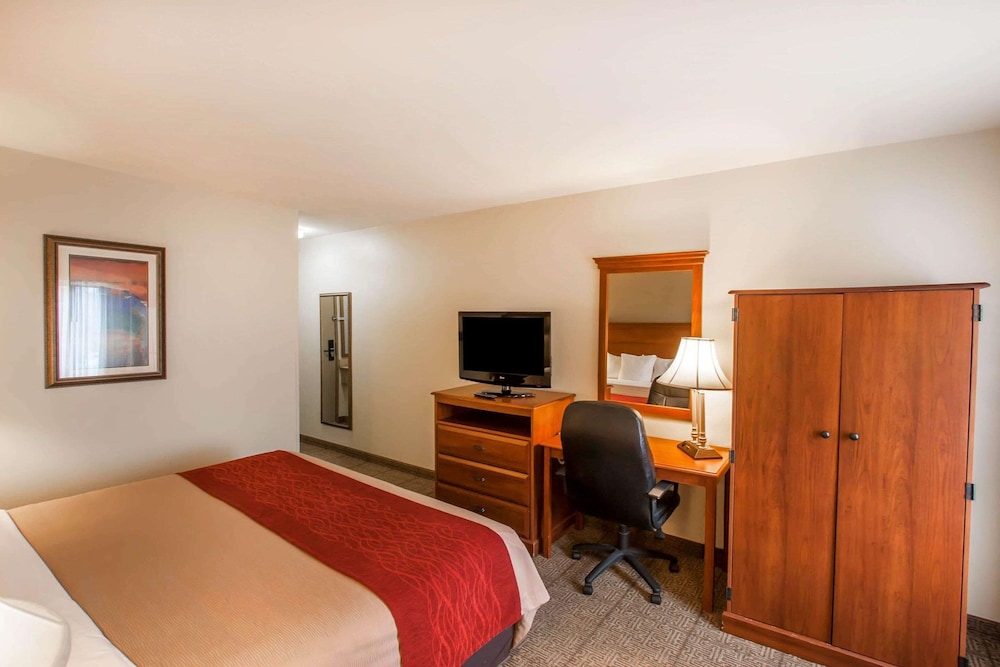 Standard Room, 1 Queen Bed, Non Smoking - Photo 2