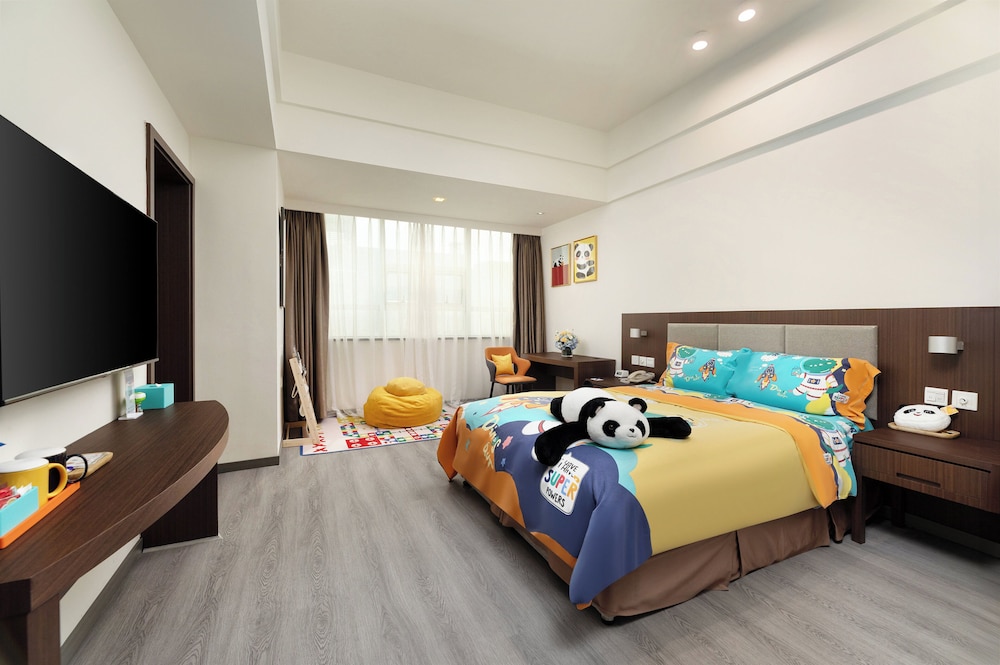Suite, 1 Queen Bed - Photo 1