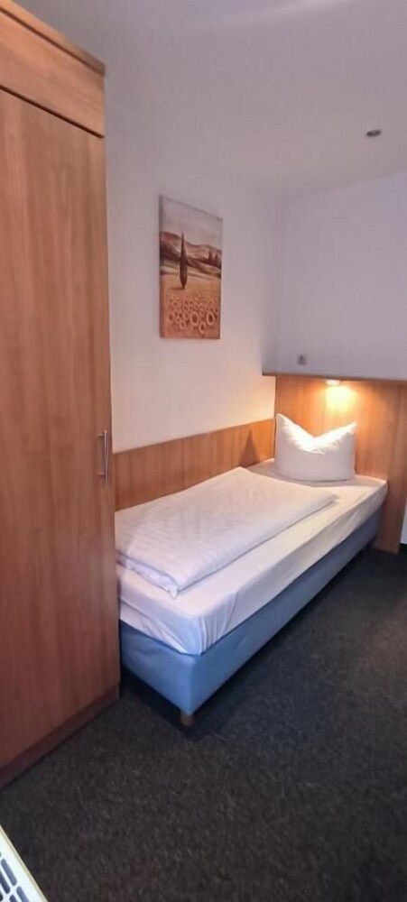 Comfort Single Room, City View