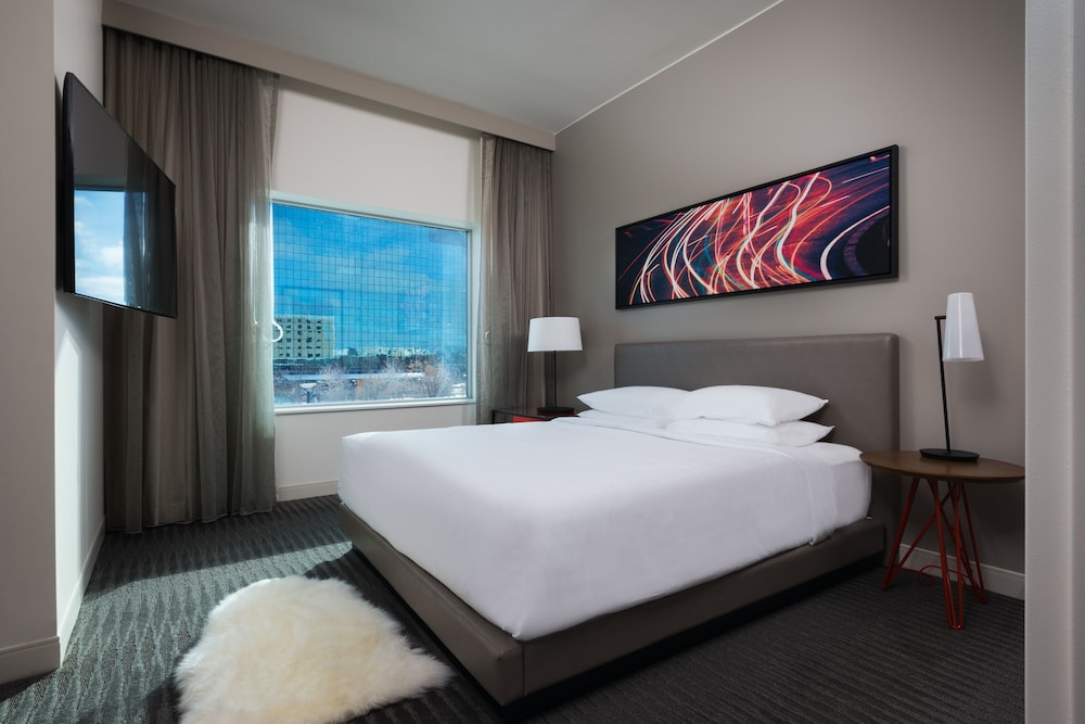 Regency, Suite, 1 King Bed photo 3