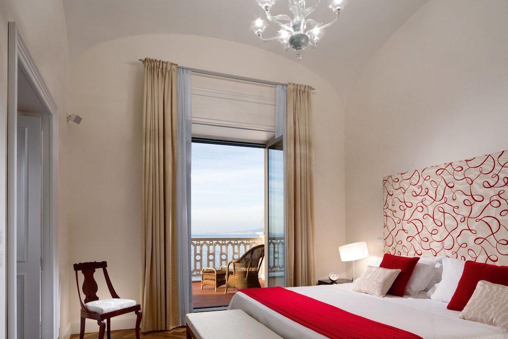 Two Bedroom Suite (Non Smoking) thumbnail 5