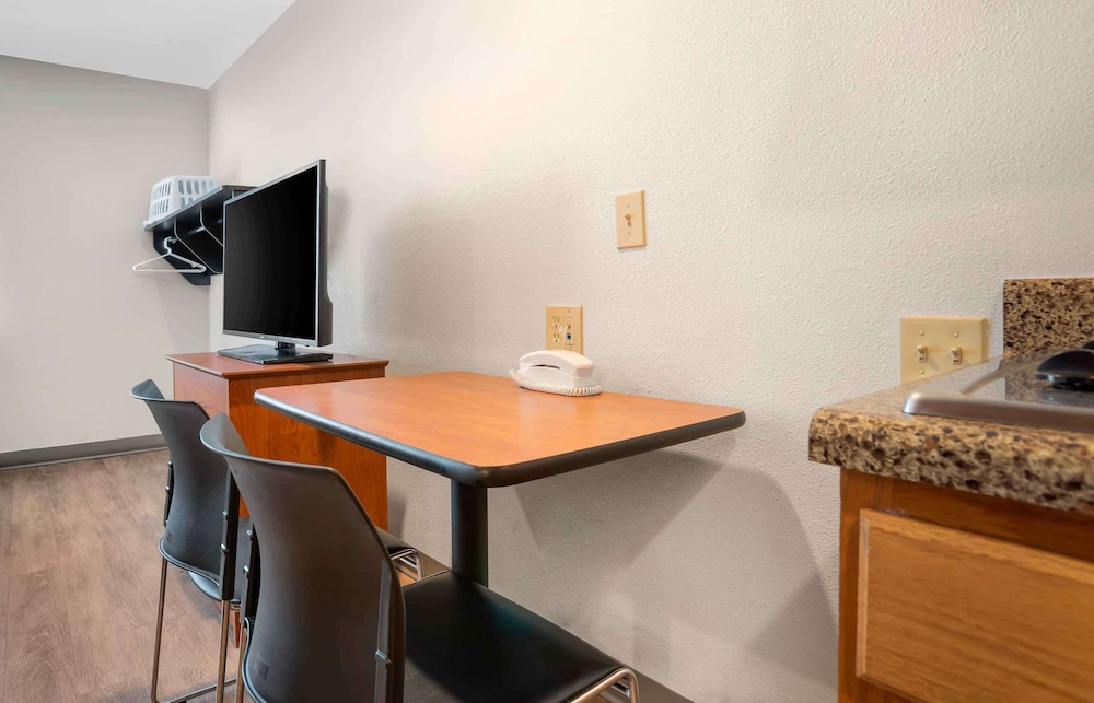 Standard Studio, 2 Double Beds, Non Smoking, Refrigerator & Microwave photo 3