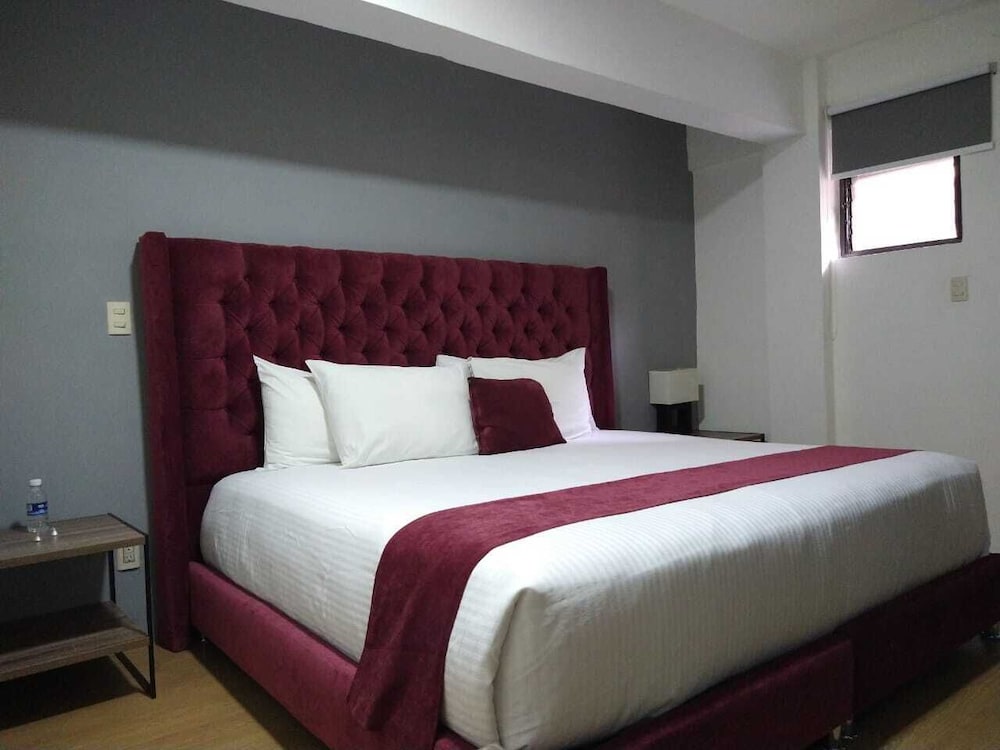 Room, 1 King Bed photo 1