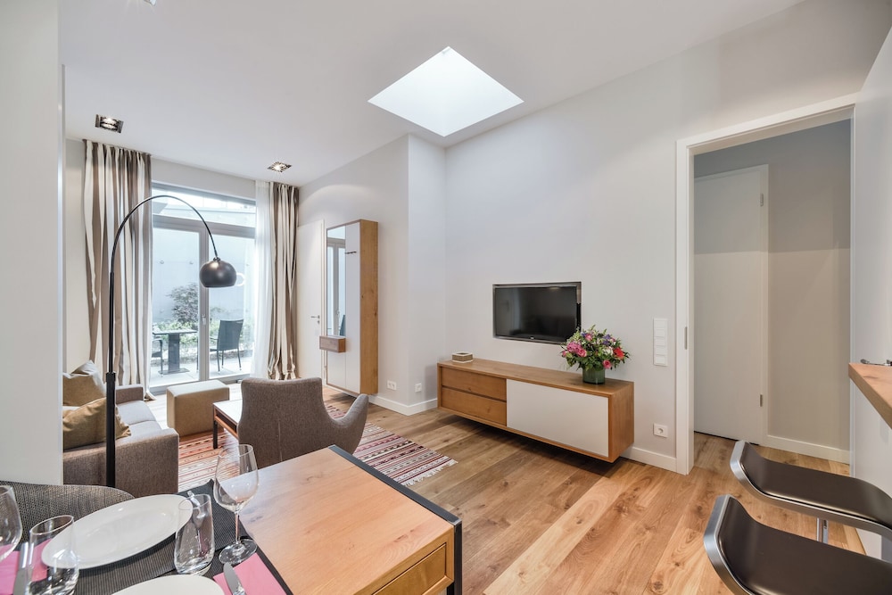 2-Room Apartment Garden Glow 58 m² photo 2