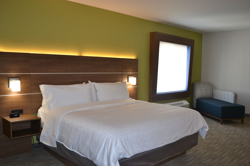Standard Room, 1 King Bed, Accessible Bathtub (Communications, Accessible Tub) - Photo 5