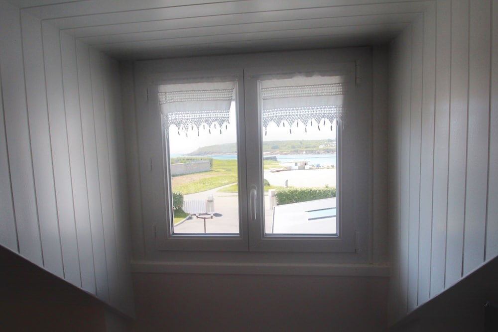 Double Room, 1 Queen Bed, Sea View, Beachfront photo 3