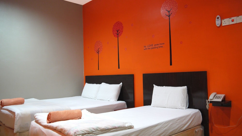 Standard Triple Room, Multiple Beds, Private Bathroom photo 2