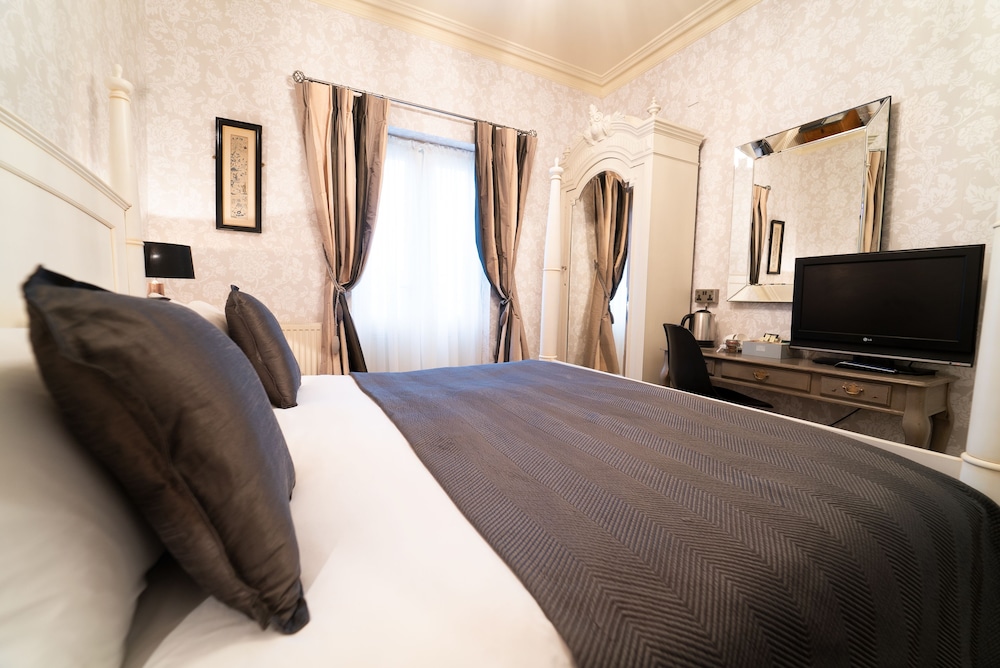 Classic Double Room, Four Poster King Bed photo 2