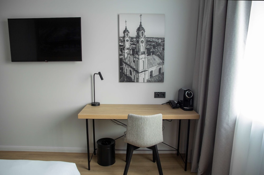 Superior Room, Terrace (Airport View) - Photo 1