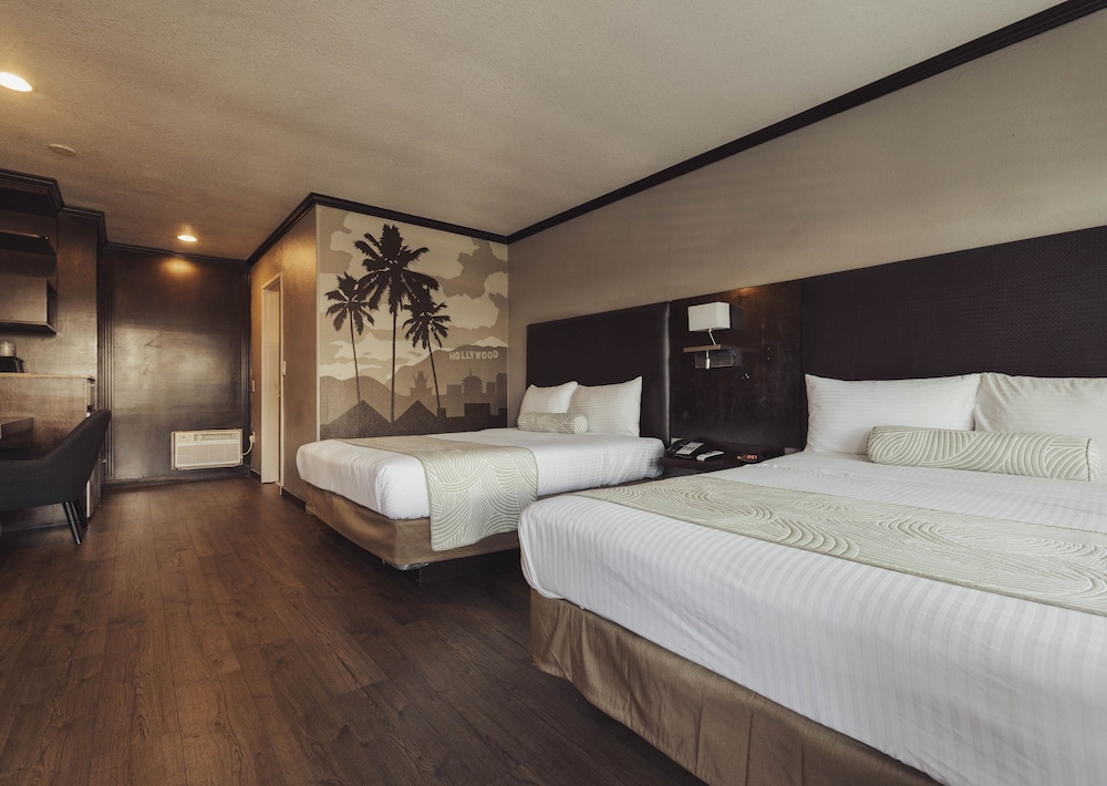 Deluxe Room, 2 Queen Beds, Non Smoking photo 2