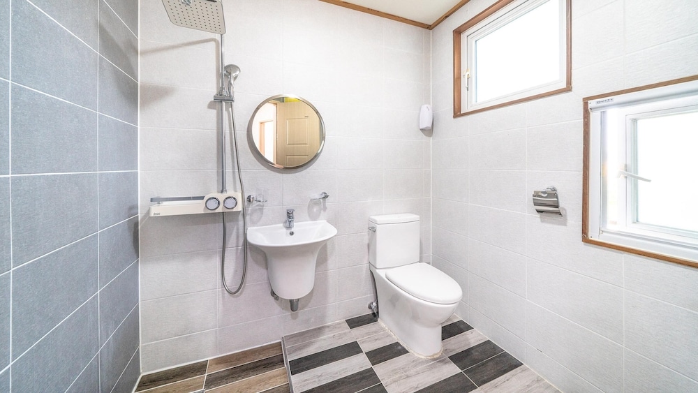Basic Room, 2 Bedrooms (orange 2) - Photo 6