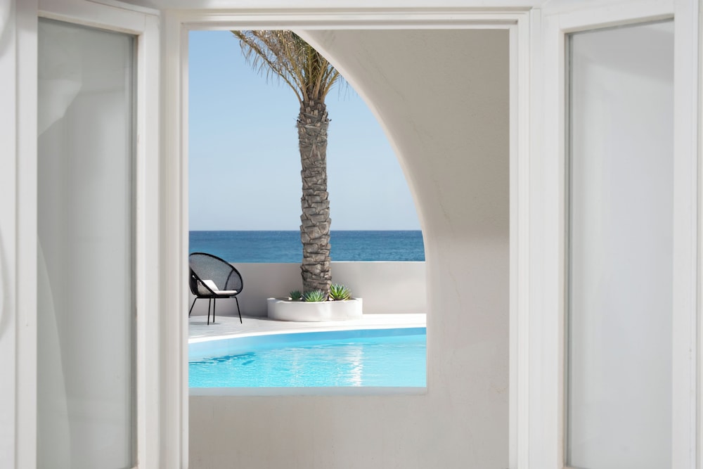 Deluxe Room with Pool View