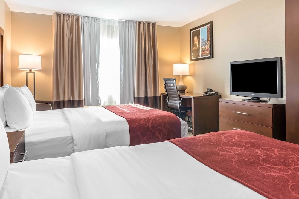 Suite, 2 Queen Beds, Non Smoking - Photo 2