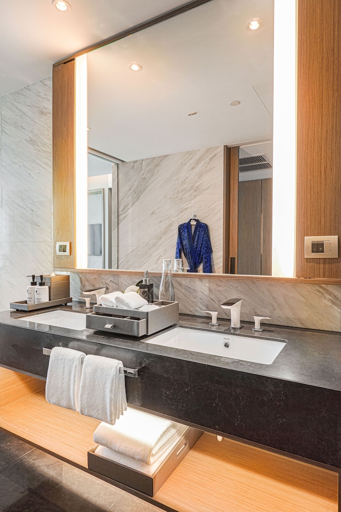 Three Bedroom Suite thumbnail 5