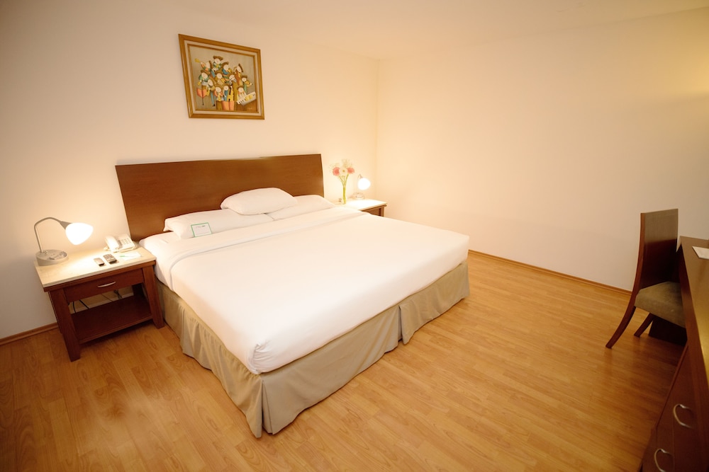 Room, 2 Bedrooms - Photo 7