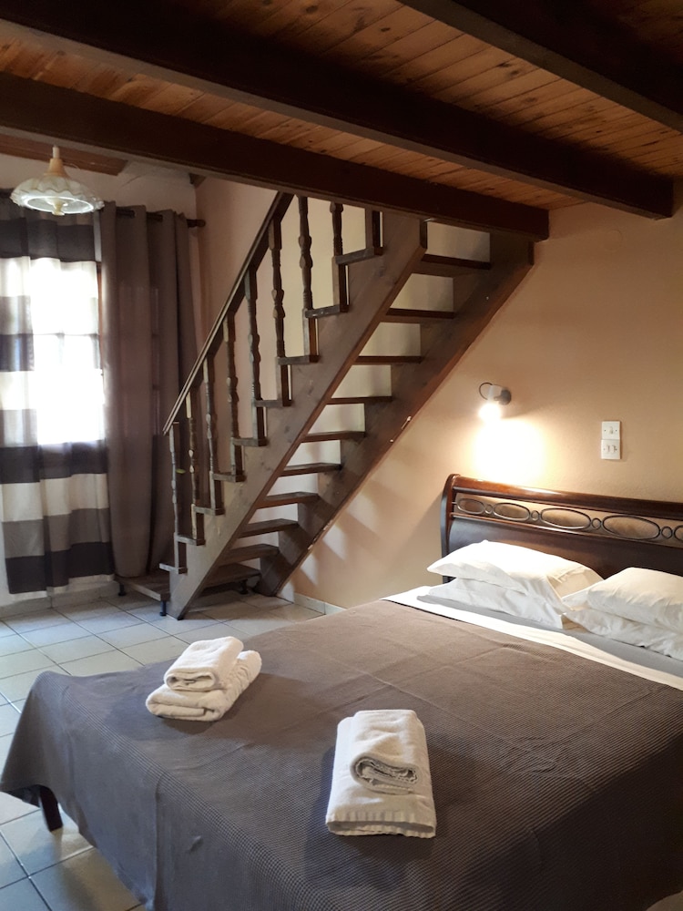 Basic Loft, Multiple Beds, Smoking